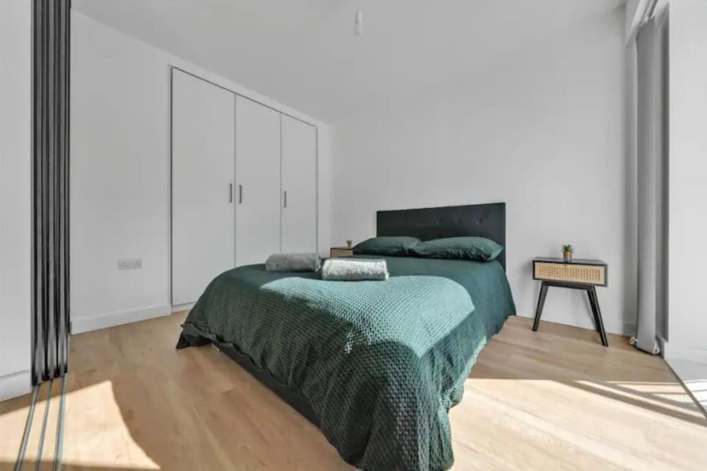 Deluxe 1 Bed In Colindale Wembley With Freewifitv Leilighet London Eksteriør bilde